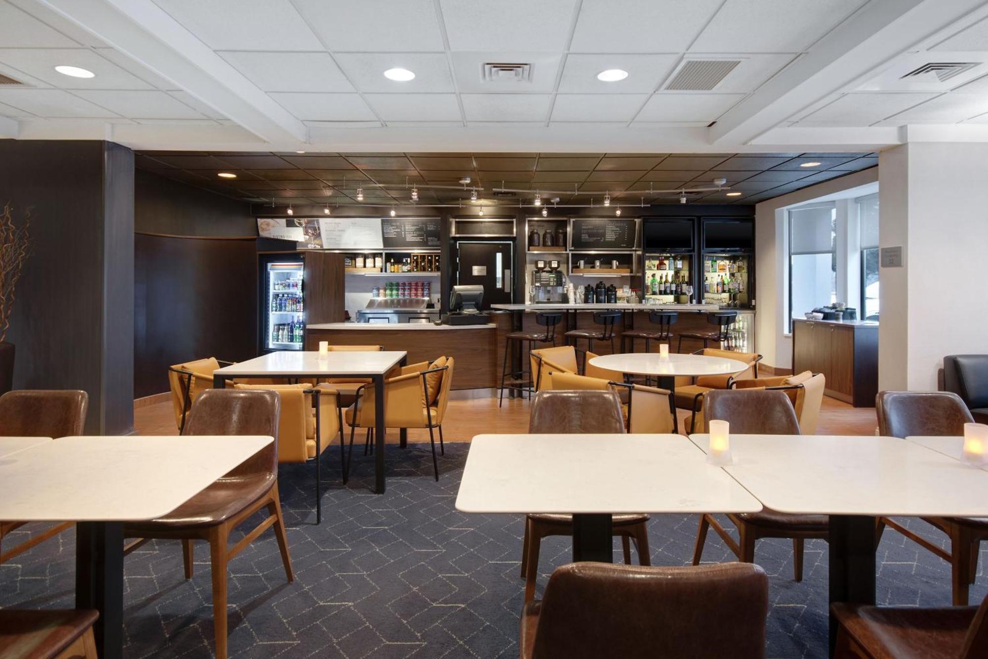 Courtyard By Marriott State College Hotel Exterior photo