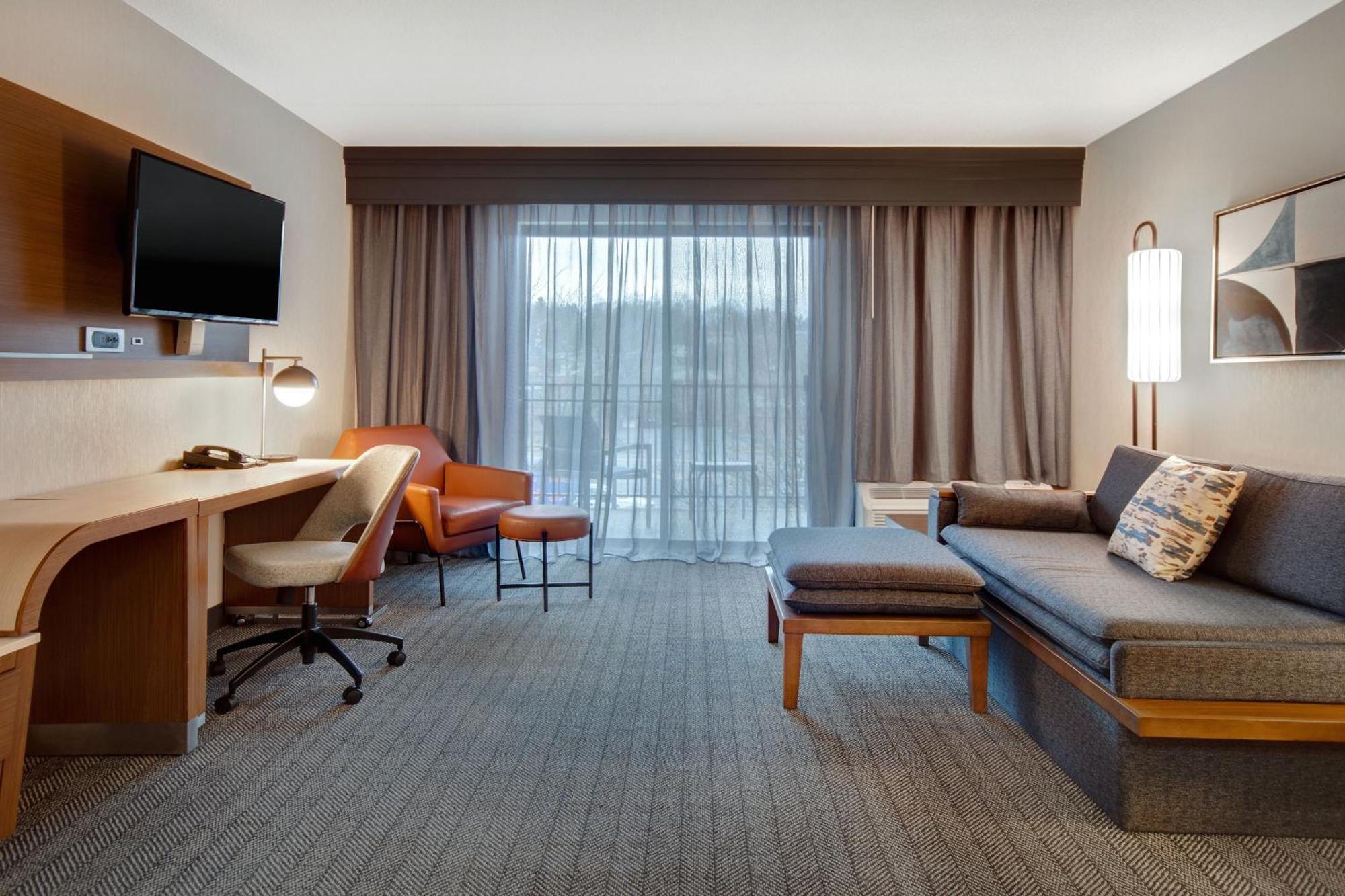 Courtyard By Marriott State College Hotel Exterior photo