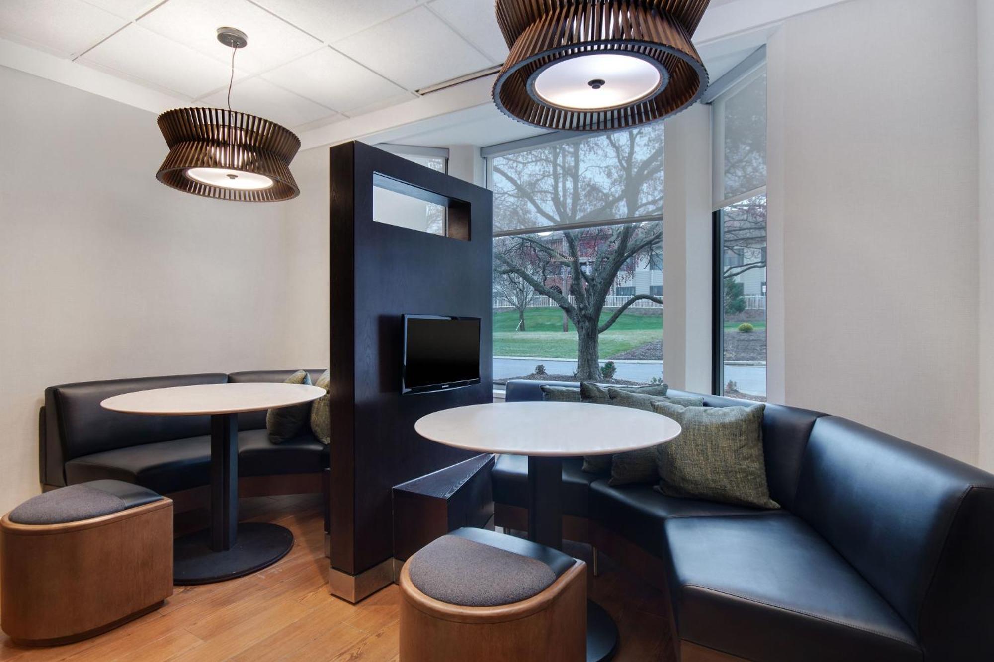 Courtyard By Marriott State College Hotel Exterior photo