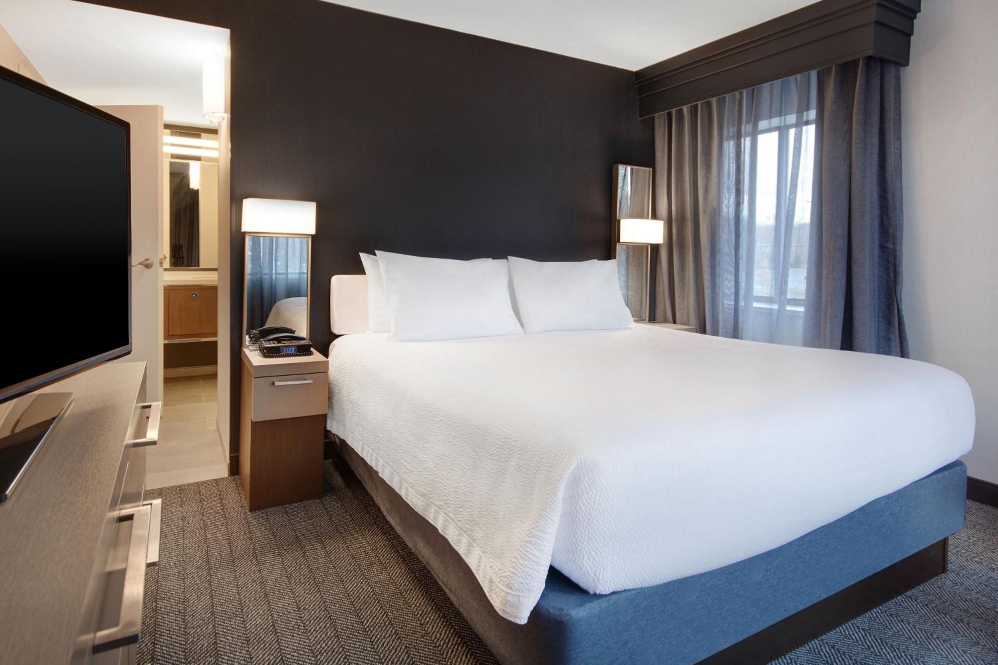 Courtyard By Marriott State College Hotel Exterior photo