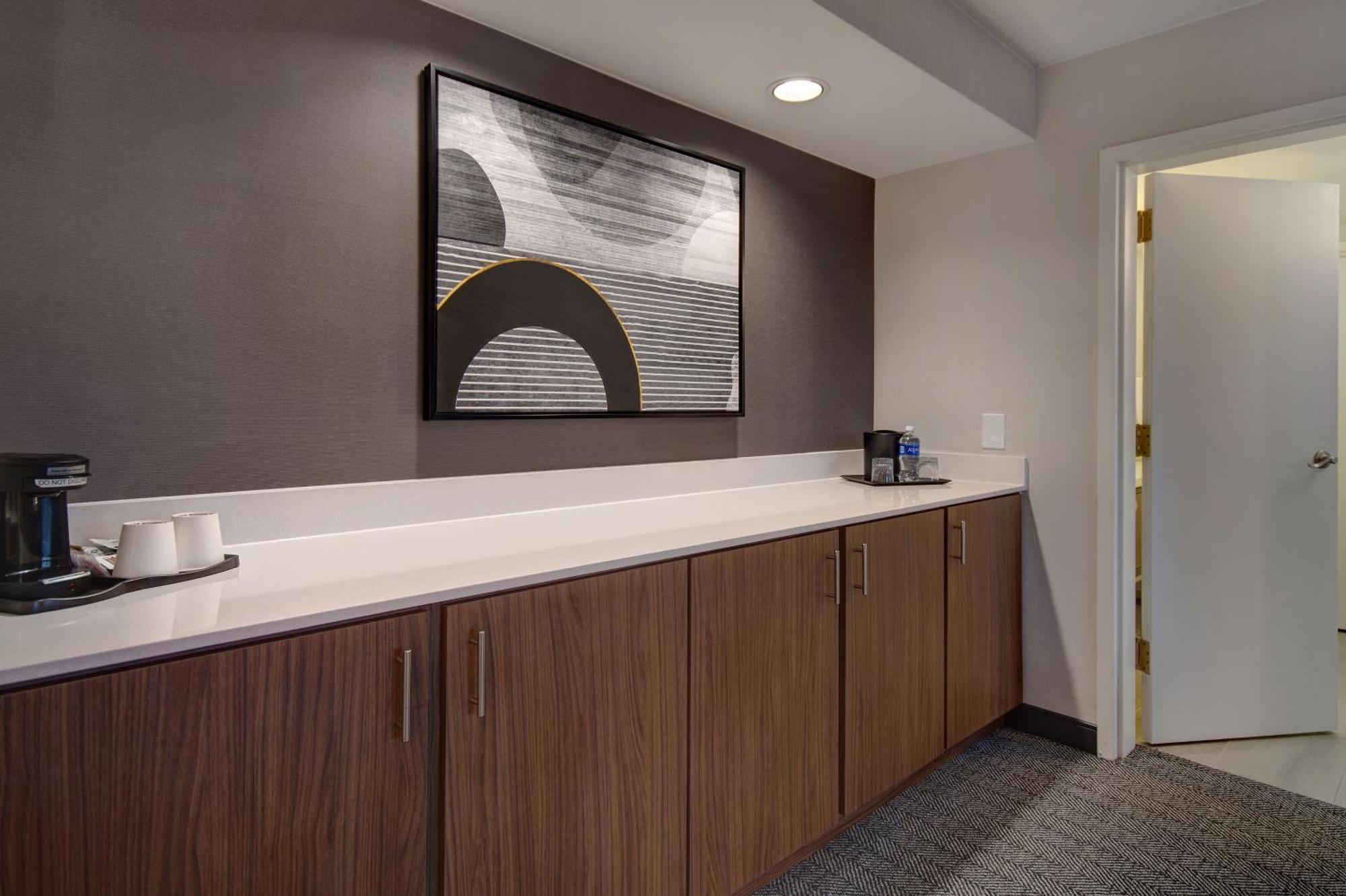 Courtyard By Marriott State College Hotel Exterior photo