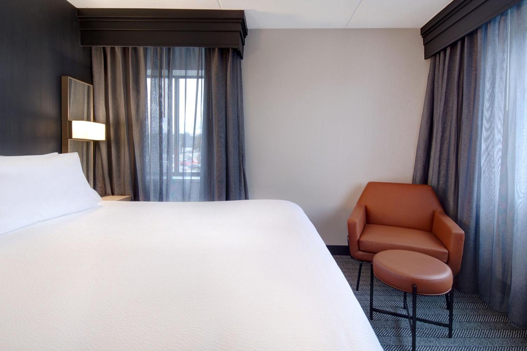 Courtyard By Marriott State College Hotel Exterior photo
