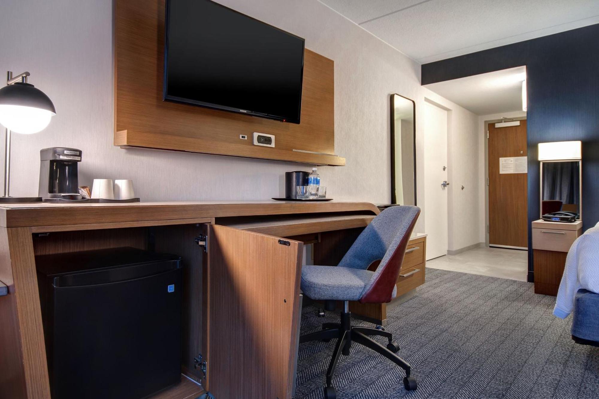 Courtyard By Marriott State College Hotel Exterior photo