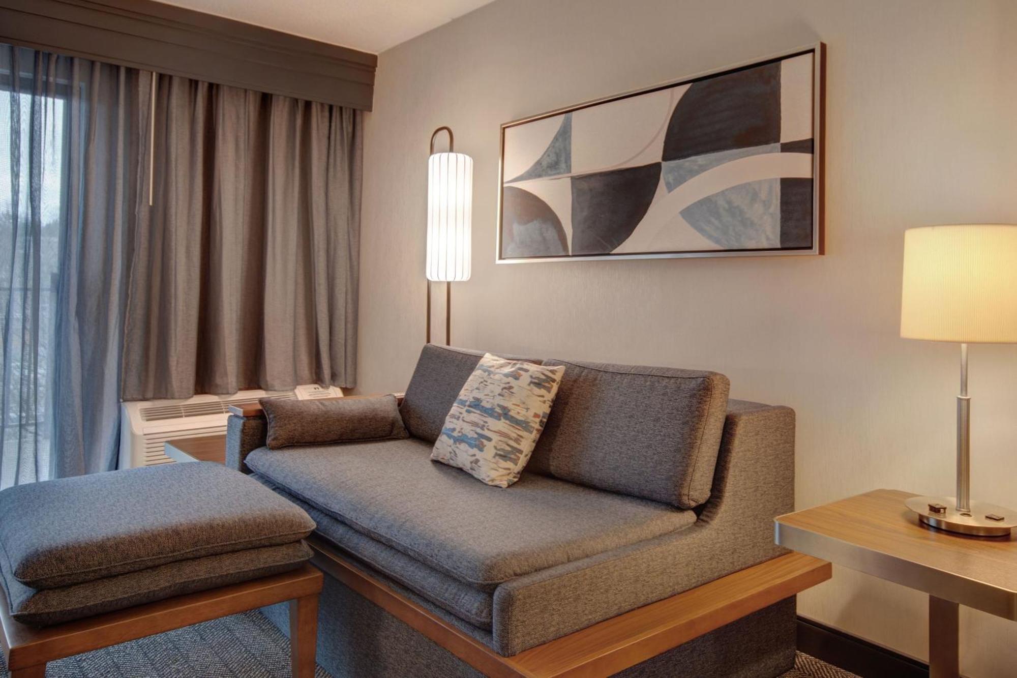 Courtyard By Marriott State College Hotel Exterior photo