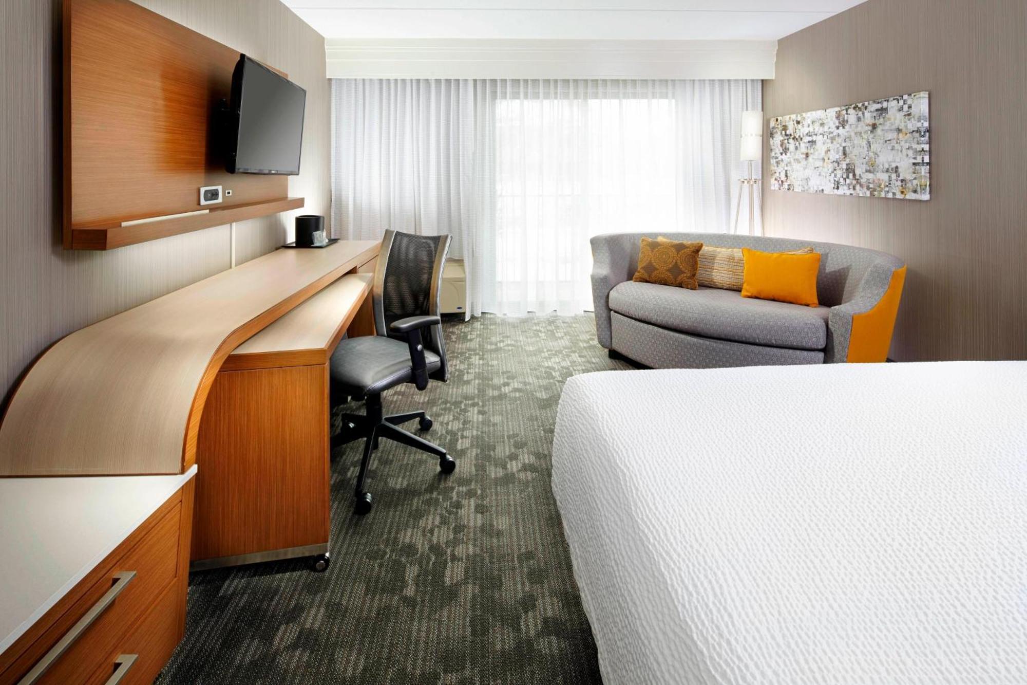Courtyard By Marriott State College Hotel Exterior photo